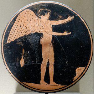 Eros attico, V secolo a.C. Eros è, nel Simposio di Platone, un Dèmone intermediario tra gli uomini e gli dei. Dio primordiale è raffigurato con le ali per la sua capacità di elevarsi dal mondo terreno alla sfera celeste.