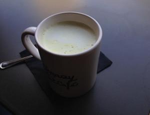 Cat Milk al matcha al Crazy Cat Café di Milano