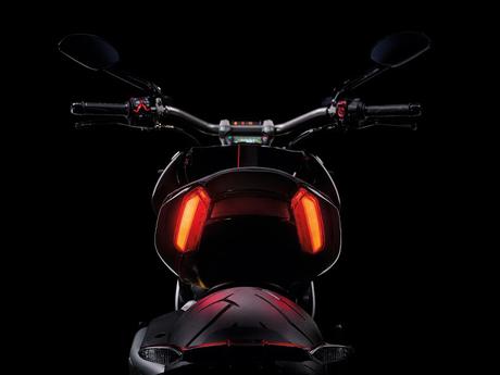Ducati X-Diavel 2016 - Details