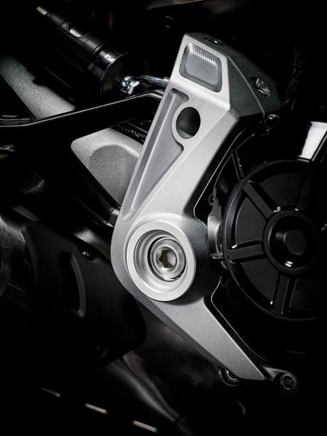 Ducati X-Diavel 2016 - Details