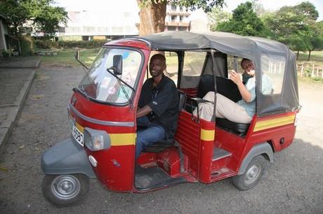 875952-Tuk-Tuk-0