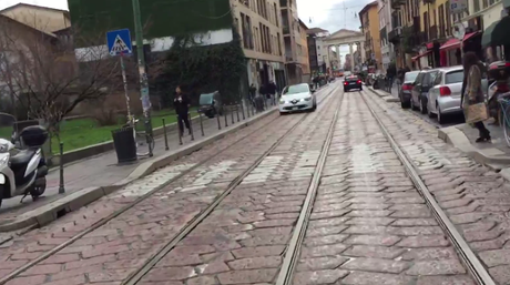 Perché a Milano c'è molto meno traffico che a Roma. Un video per spiegartelo facile