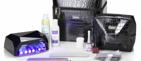 Da Estrosa il nuovo Kit Persistance 3 in 1 di ESTROSA, la valigetta per la manicure perfetta da portare sempre con sè!
