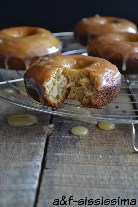 Re-Cake 2.0: donuts speziati con glassa allo sciroppo d'acero