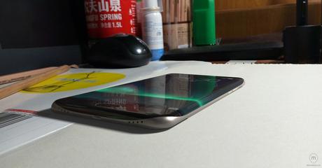 Gli smartphone del futuro avrenno display POLED, per curvature estreme