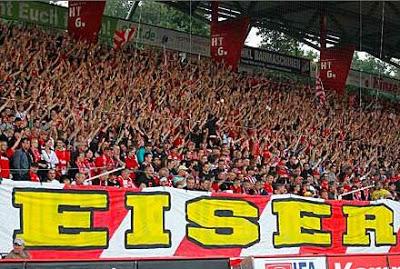(VIDEO)Union Berlin players celebrate victory with all supporters