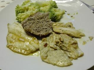 Platessa alla paprika affumicata con broccoli romaneschi e pane integrale alle noci