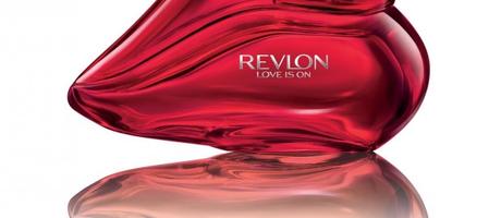 Attraenti e sensuali con la nuova fragranza Revlon LOVE IS ON!