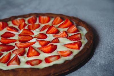 Crostata di fragole e crema alla ricotta