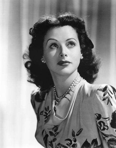 Hedy Lamarr e la tecnologia a spettro espanso