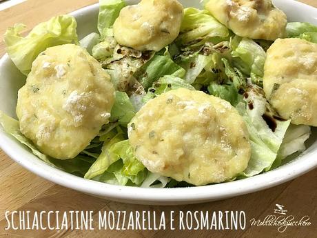 schiacciatine mozzarella e rosmarino