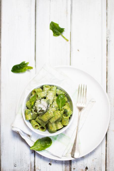 Mezze maniche con crema di ricotta e spinaci