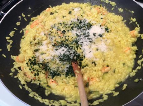 RISOTTO ZUCCHINE GAMBERI E CURCUMA