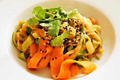 Daikon saltato in padella con verdure e spezie