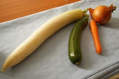 Daikon saltato in padella con verdure e spezie