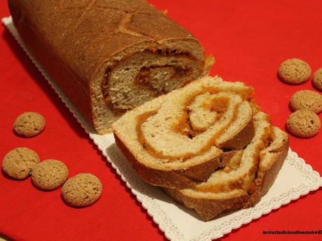 Arrotolato di pan brioche integrale con la confettura di zucca e amaretti