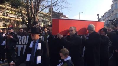 (VIDEO)I tifosi del Charlton Athletic FC ancora in protesta contro la società - The Black Sabbath protests