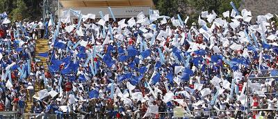 (VIDEO)Los Cruzados Universidad Catolica fans atmosphere - Chile