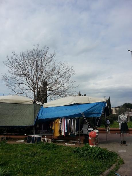 15 foto svelano che a Rebibbia non manca proprio nessuno. Salvo la totale assenza di controllo del territorio