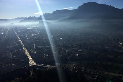 Grenoble, alla fine di ogni strada si vede apparire una montagna