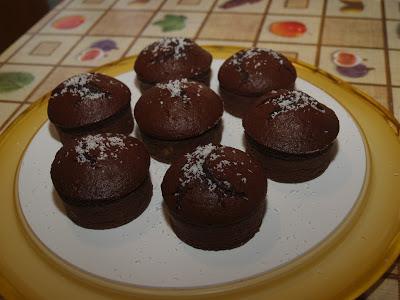 Muffins al cacao con cuore al cocco
