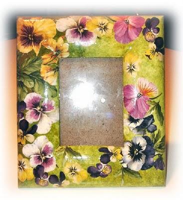 Decoupage: una cornice fiorita