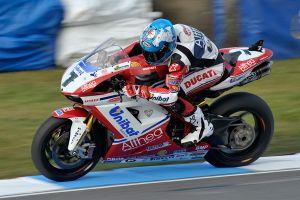 Bandiera nera per Max Biaggi in gara 2 mondiale Superbike Donington Park