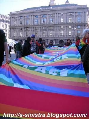 2 aprile : l'Italia per bene manifesta in tutte le città - video degli scontri di Ventimiglia e galleria di immagini da Genova