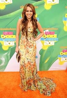 Miley Cyrus in D&G; ai Kids Choice Awards 2011