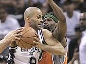Antonio allunga Ovest. Testa testa Boston-Miami