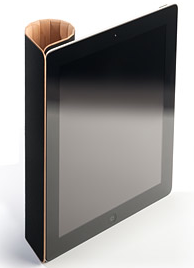 Ecco una Smat Cover in vero legno per iPad 2
