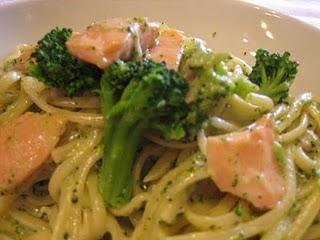 Linguine con salmone e broccoli