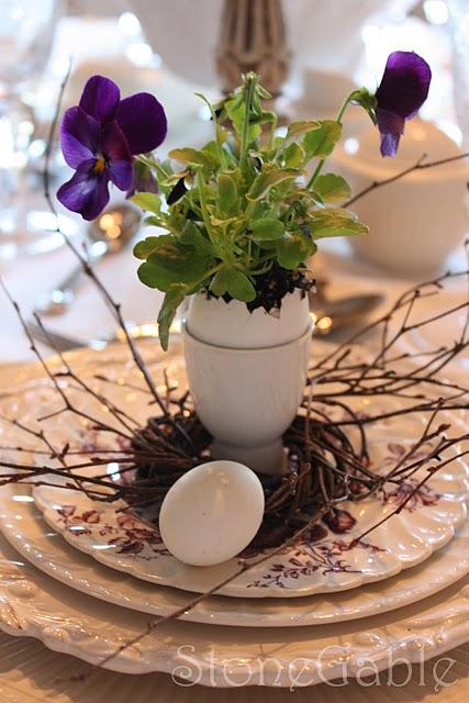 Decorazioni di Pasqua: uova, violette e fantasia!