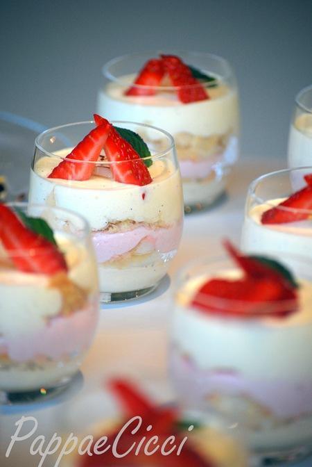 Mittefoglie alla crema di fragole Mittefoglie alla crema di fragole