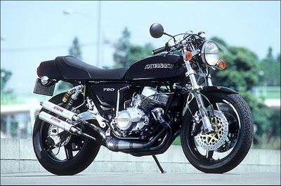 Kawasaki 750 SS by Wheelie