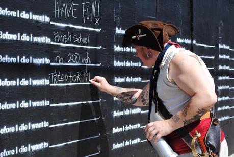 Before I die I want to write on a wall