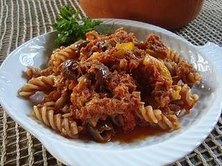 Pasta con tonno e olive