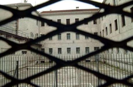 Entra in carcere per girare un film su Felice Maniero e ci resta.