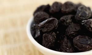 A-bowl-of-prunes-001