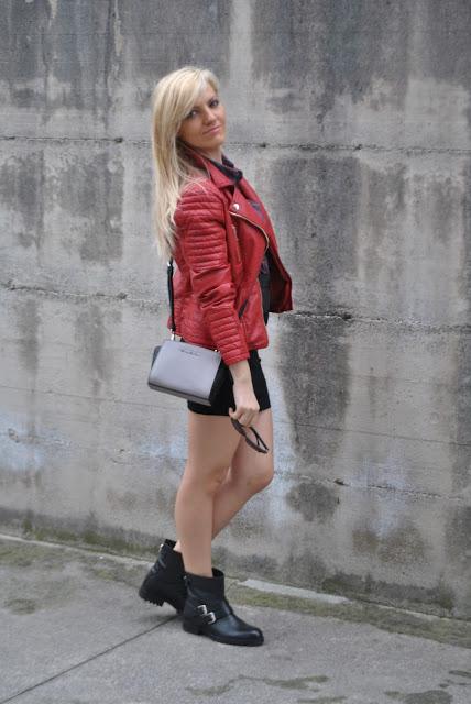 outfit mini gonna e stivali abbinamenti gonna e stivali biker come abbinare gonna e stivali biker abbinamento stivali biker neri e mini gonna biker boots and skirt how to combine biker boots and bandage skirt outfit invernali outfit marzo 2016 outfit casual invernali mariafelicia magno fashion blogger color block by felym fashion blogger italiane fashion blog italiani fashion blogger milano blogger italiane blogger italiane di moda blog di moda italiani ragazze bionde blonde hair blondie blonde girl fashion bloggers italy italian fashion bloggers influencer italiane italian influencer 