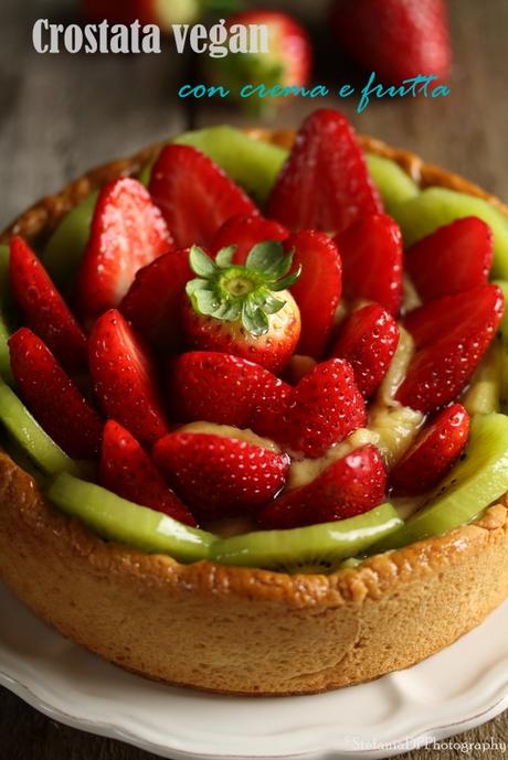 Crostata vegan con crema e frutta