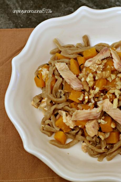 tagliolini-al-caffè-con-trota-affumicata-zucca-e-noci