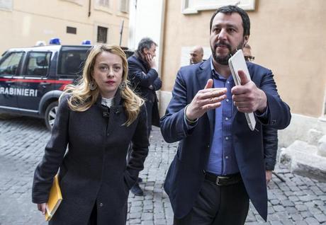 Matteo Salvini e Giorgia Meloni escono da un bar del centro storico, Roma, 21 marzo 2016. ANSA/MASSIMO PERCOSSI