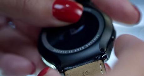 Samsung mostra come sostituire il cinturino di Samsung Gear S2 Classic