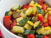 Insalata tiepida zucchine, peperoni mais