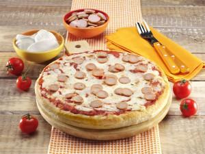 Pizza Regina Alta Wurstel_ambientato
