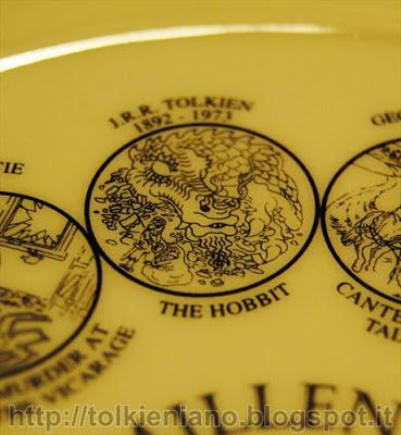 Il piatto della Wedgwood per celebrare il Millennio con J.R.R. Tolkien
