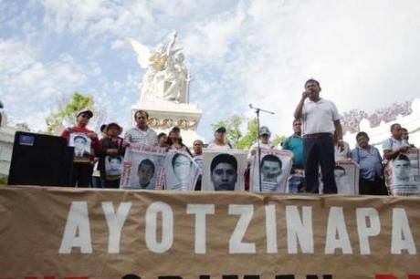 Nella Notte Ci Guidano le Stelle. Ayotzinapa e la Lotta per la Verità Nella Notte Ci Guidano le Stelle. Ayotzinapa e la Lotta per la Verità