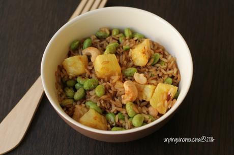 Riso integrale con ananas, edamame e anacardi riso-integrale-al-forno-con-ananas-edamame-e-anacardi