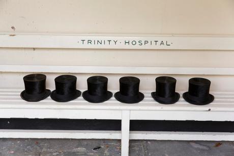 La City of London come non l’avevate mai vista: le foto di Martin Parr alla Guildhall Art Gallery Trinity Hospital Greenwich, annual visitation to the sheltered accommodation provided by the Mercers’ Company, London, 2015Photograph Martin ParrMagnum Photos